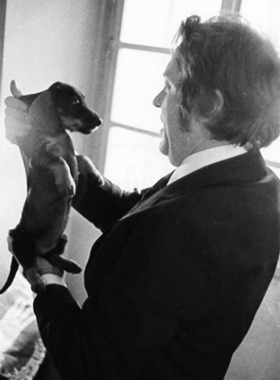 1971 - A new arrival in the family, wire-haired dachshund Edison Venor, later to be the hero of the novel Where the Dog is Buried.