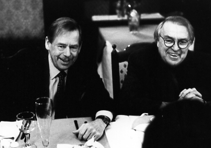 1992 – Václav Havel, President of the Czech Republic, with Pavel Kohout and other friends enjoying a traditional dish of snails at lunchtime on Christmas Eve, as in the old days.